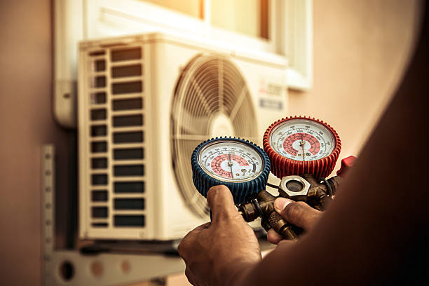 Professional Hvac Installation technician working in Weston, FL